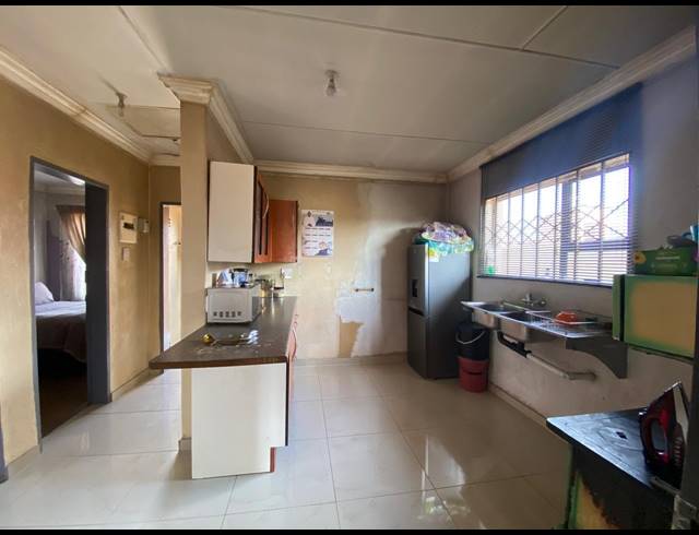 2 BEDROOM HOUSE FOR SALE IN GELUKSDAL